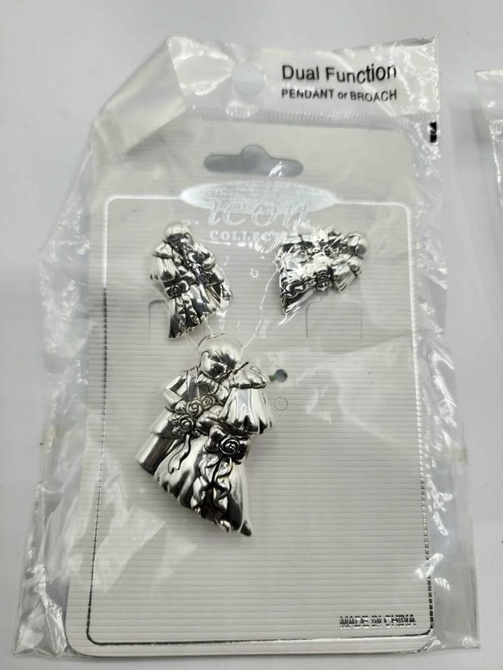 ​Vintage Silver Tone Victorian Couple Rose Bouquet Brooch Pendant & Earring Set